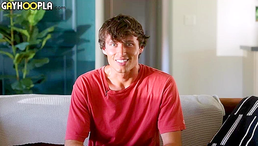 Ricks Steamy Soft Focus: Handsome Interviewee Gets Turned On – GayHoopla 18+