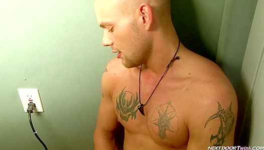 Steamy Stall Surprise: Andrass Hot Encounter with Sergios Thick Cock in the Locked