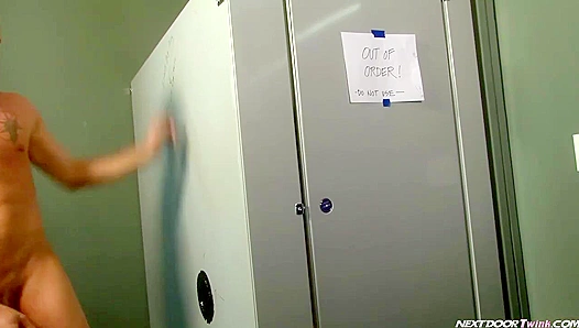 Steamy Stall Surprise: Andrass Hot Encounter with Sergios Thick Cock in the Locked