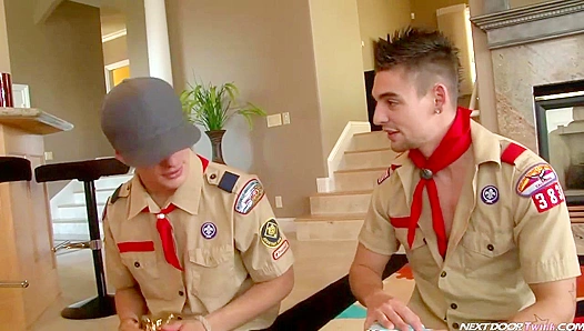 Noah Welcomes Johnnys Hung Thighs for a Steamy Encounter - ScoutSex