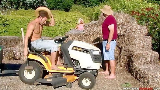 Sizzling Next-Door Threesome: Kevin Crow Pounds Brittany Ambers Hungry MILF Cunt –