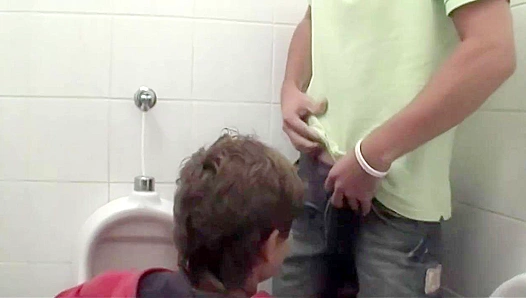 Steamy Public Bathroom Threesome: Rony Kluck and Stef Tor Engage in Raw, Uninhibited Anal