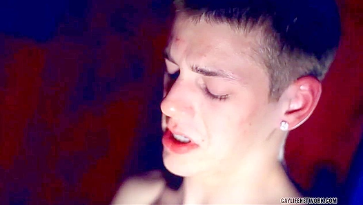 Passionate Twilight Encounter: Kyle Elijahs Scorching Twink Affair – 18+
