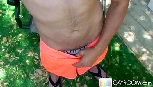 Gianni Lucas Outdoor Orgasm: Thick Spurts Soar Free – GayXXXHub 18+