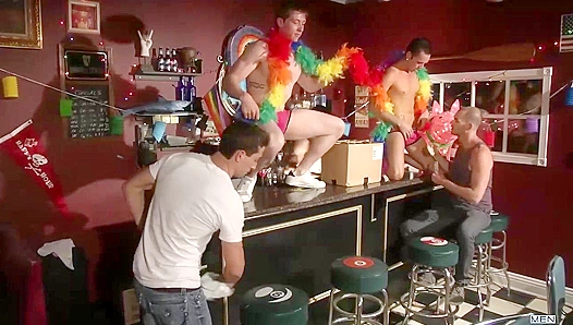 Thrilling Anal Descent: Bottom Surrenders to Wild, Cum-Laden Threeway Passion – BarHeat