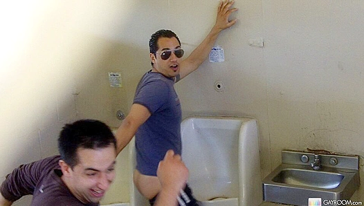 Steamy Prank Ignites Passion: Jean Valjean Steve Mayes Wild Naughty Encounter – Gay XXX