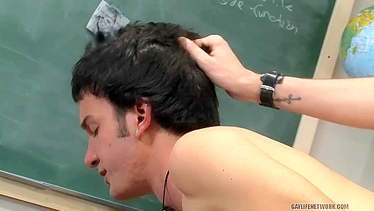 Wade Warren Takes Control in Scorching Classroom Seduction with Boyish Skylar West – 18+