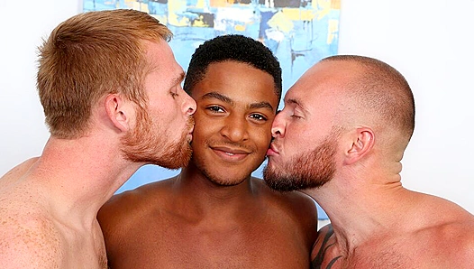 Bennett, Calhoun Jason Hillcrests Raw Threesome Ass-Fuck Frenzy on ChaosMen