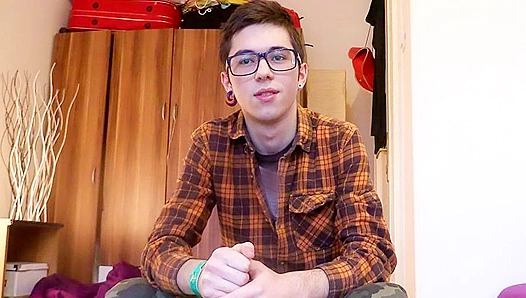 Drowning in Student Loans, Bro Gets Wrecked by a Thick Dick POV – TinyGays 18+