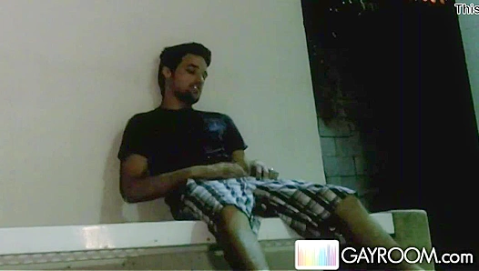 Kryz Perez Unleashes His Steamy Desire in a Mind-Altering Public Solo – GayXXX