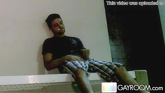 Kryz Perez Unleashes His Steamy Desire in a Mind-Altering Public Solo – GayXXX