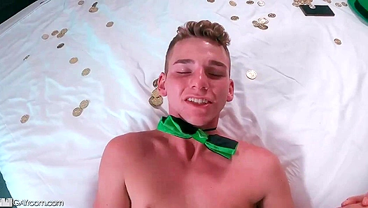 Steamy Threesome: Jack Waters and Kylan Boyds Sweaty Anal Orgasm – GayPornFun 18+