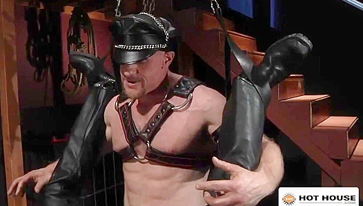 Corey Jay Hogans Sizzling Steam Room Tryst Awakens Leather Lust – 18+