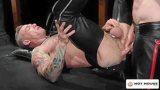 Corey Jay Hogans Sizzling Steam Room Tryst Awakens Leather Lust – 18+
