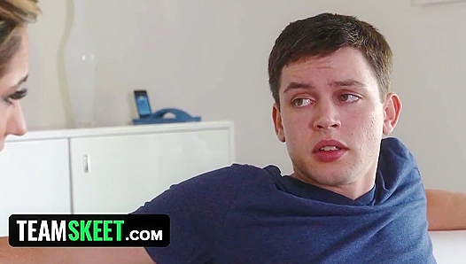 Stepdads Thorough Claiming: Innocent Teen Experiences Forbidden Lust in Sweaty First