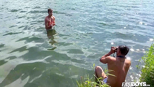 Justin Skyes Sizzling Summer Fling: Raw Sex Under Sunny Skies - GayPornX 18+