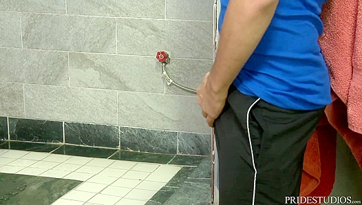 Steamy Showdown: Wet Teen Swallows Massive Dicks in Sizzling Shower Orgies – XXXGayAction