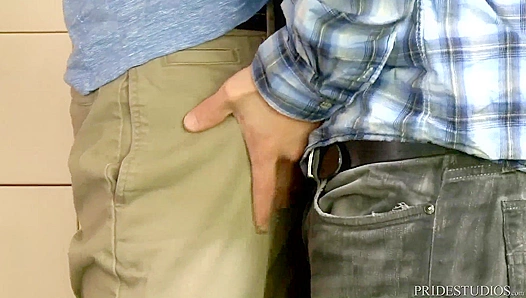 : Throbbing Beef Meets Throbbing Beef in Steamy, All-Out Gay Sex Frenzy – 18+