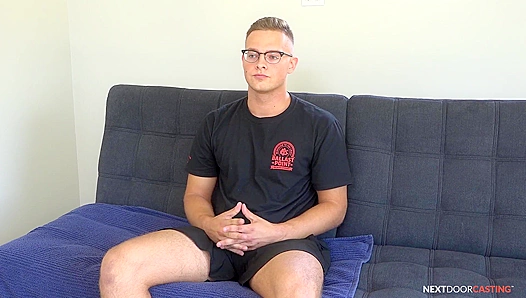 Bi-Curious Athlete Wows Casting Agent With Throbbing, Girthy Erection – NextDoorCasting