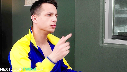 Muscle Mens Pounding Endowment Fills This Innocent Boys Throat to the Brim – NextDoorTwink