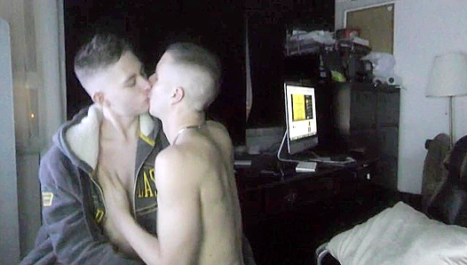 UK Bros Steamy Gaming Session Turns into a Sizzling Threesome Creampied