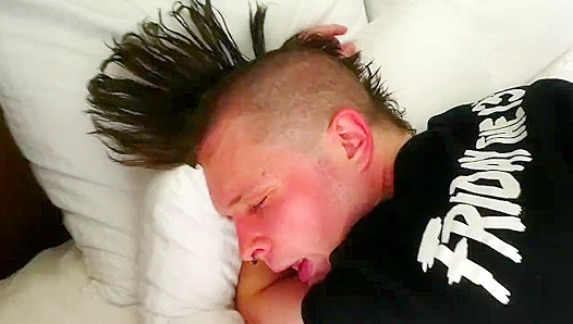 Rens Reunion Heat: Riley Joins In For a Steamy, Dirty Threesome – GayPornHeat 18+
