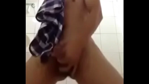 Stunning Teen Asian Boy Shakes His Booty Naked in Seductive Dance - NaughtyLads 18+