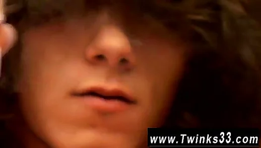 Steamy Bareback Rendezvous: Hung Asian Twinks Share Tight Asses in Raw, Passionate Sex –