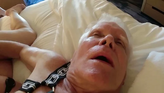 Intimate Oral Affection for Elderly Amputee: Savoring Grandpas Aged Manhood – 18+