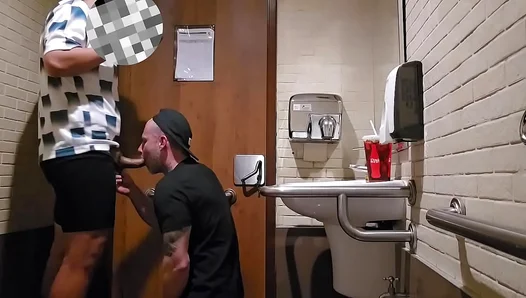 Mall Madness: Hung Amateur Bends Over for Thick Cock in Public Restroom – TinyGays 18+