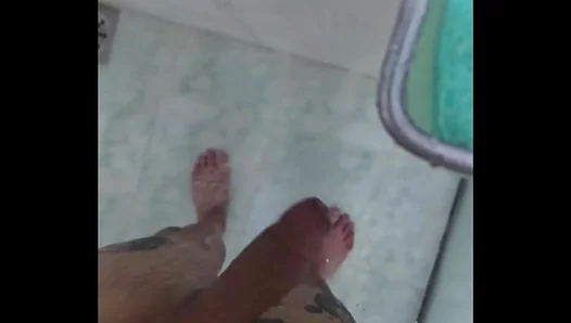 Steamy Brazillian Amateur L Kings Bathtub Solo: Hard Cock Soaked in Sizzling Pleasure