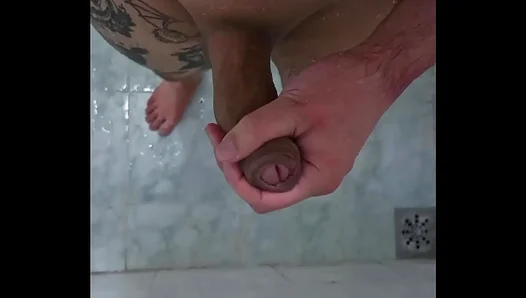 Steamy Shower Fantasy Unleashed: Straight Hunks Throbbing Cock Exposed