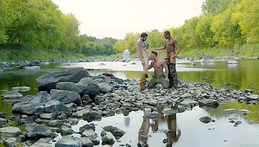 Steamy Summer Lovemaking: Skyy Derek Trents Sultry Outdoor Encounter – 18+