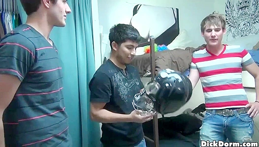 Bareback Frat Sex Frenzy: Unbridled Gay Desire Ignites Raw, Condom-Free Encounters –
