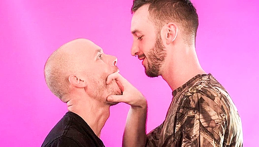 Jake Devours JVs Huge Cum Load in Vibrant Studio Sesh – GayPound 18+