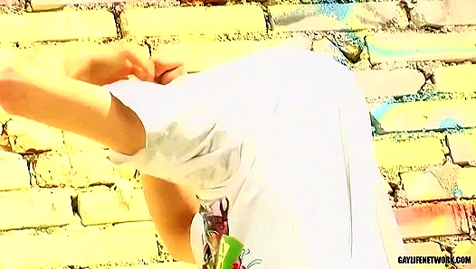 Skate Park Thrills: Thomass Leaning Lust Meets Jay Ozzys Hungry Hole - Raunchy Outdoor