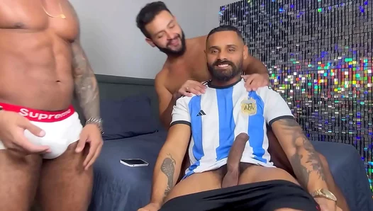 Massive Black Thug Pounds Amateurs Tight Hole Raw With Huge Veiny Dick in Sizzling Steam