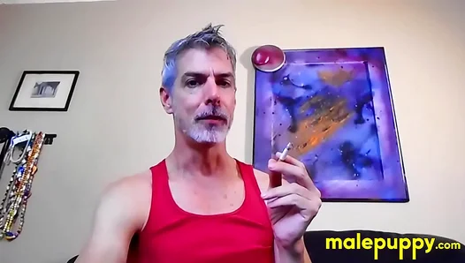 Bathing Beauty: Richard Lennox Dives into Steamy Bubbles for Messy Facial Fun –