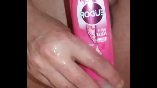 Newbie Experimentation: First-Time Anal Shampoo Bottle Play by Handsome Amateurs – Solo