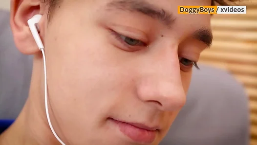 Leos Hidden Fantasies Emerge: Innocent Twink 18+ Shares His Juicy, Steamy Solo Secrets