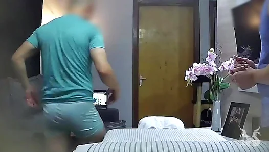 Steamy Massage Turns into Hungry Blow Job: Bisexual Newbie Sates Clients Desire –