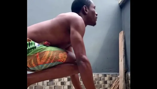 Musclebound Twinks Intense Morning Sweat Session Ignites Solo Lust – 18+