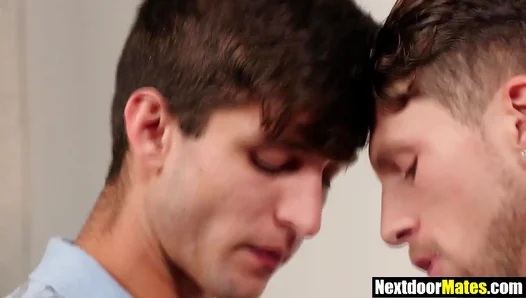 Hunk-on-Hunk Steamy Encounter: Athletic Stud Satisfies Raw Desire for Rugged Mechanics