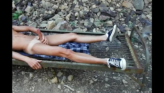 Sun-Kissed Solo: Young Twinks Feverish Outdoor Jerk-Off Session Under the Blazing Rays –