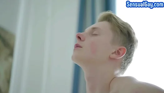 Blonde Bombshells Throbbing Orgasm: All-Encompassing Solo Delight from Tongue to Tip – 18+