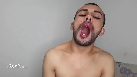 Addicted To Passionate Latino Kisses: Steamy Deep-Mouth Makeout Madness