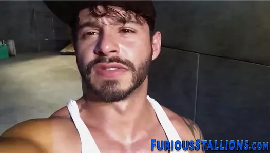 Raw, Bear Fucking: Powerful Grizzled Daddy Spreads His Hairy Hole Wide for Rough Anal –