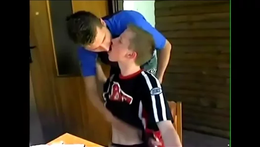 Innocent Young Twinks Thrilling Outdoor Blow Job Adventure in Hidden Public Spot – 18+