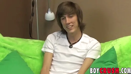 Kurt Starrs Cocky Display After Sizzling Hot Mic Session - TinyGays 18+