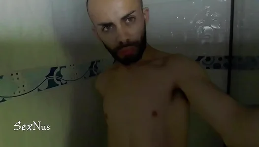 Lix Taylors Steamy Dance: Hot Latino Body Moves Sensually to Pulsating Techno Rhythms –